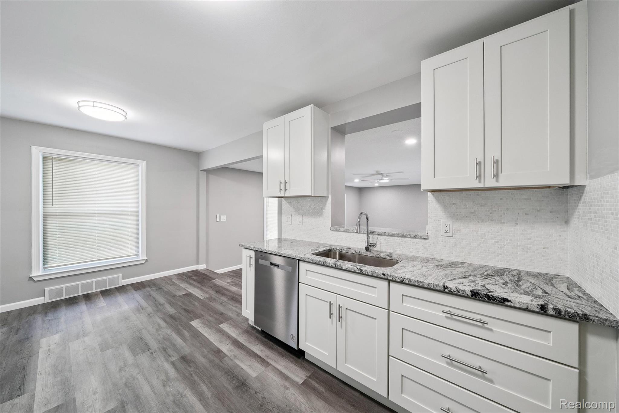 18902 Westmore Street Property Photo 8