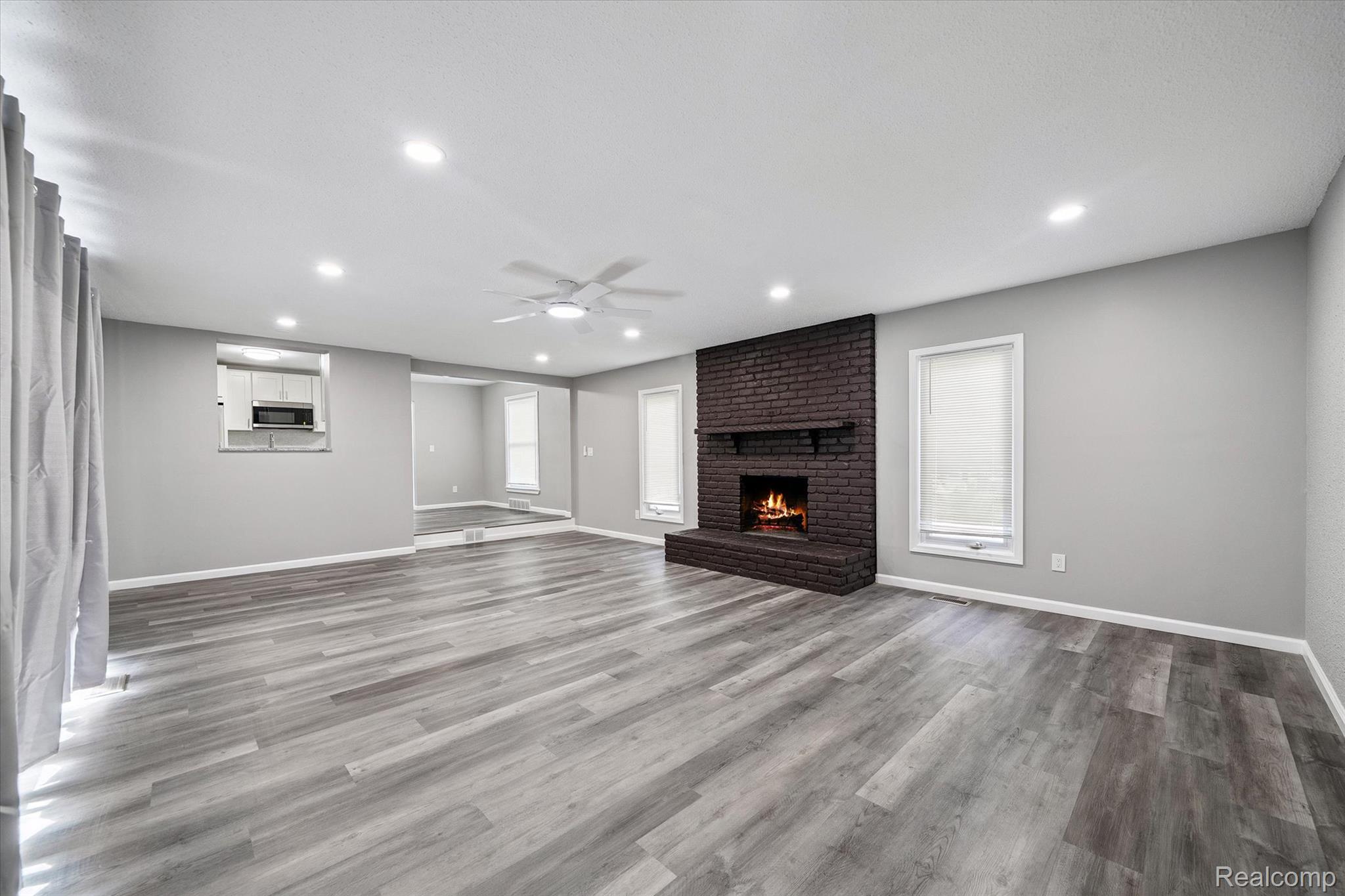 18902 Westmore Street Property Photo 15