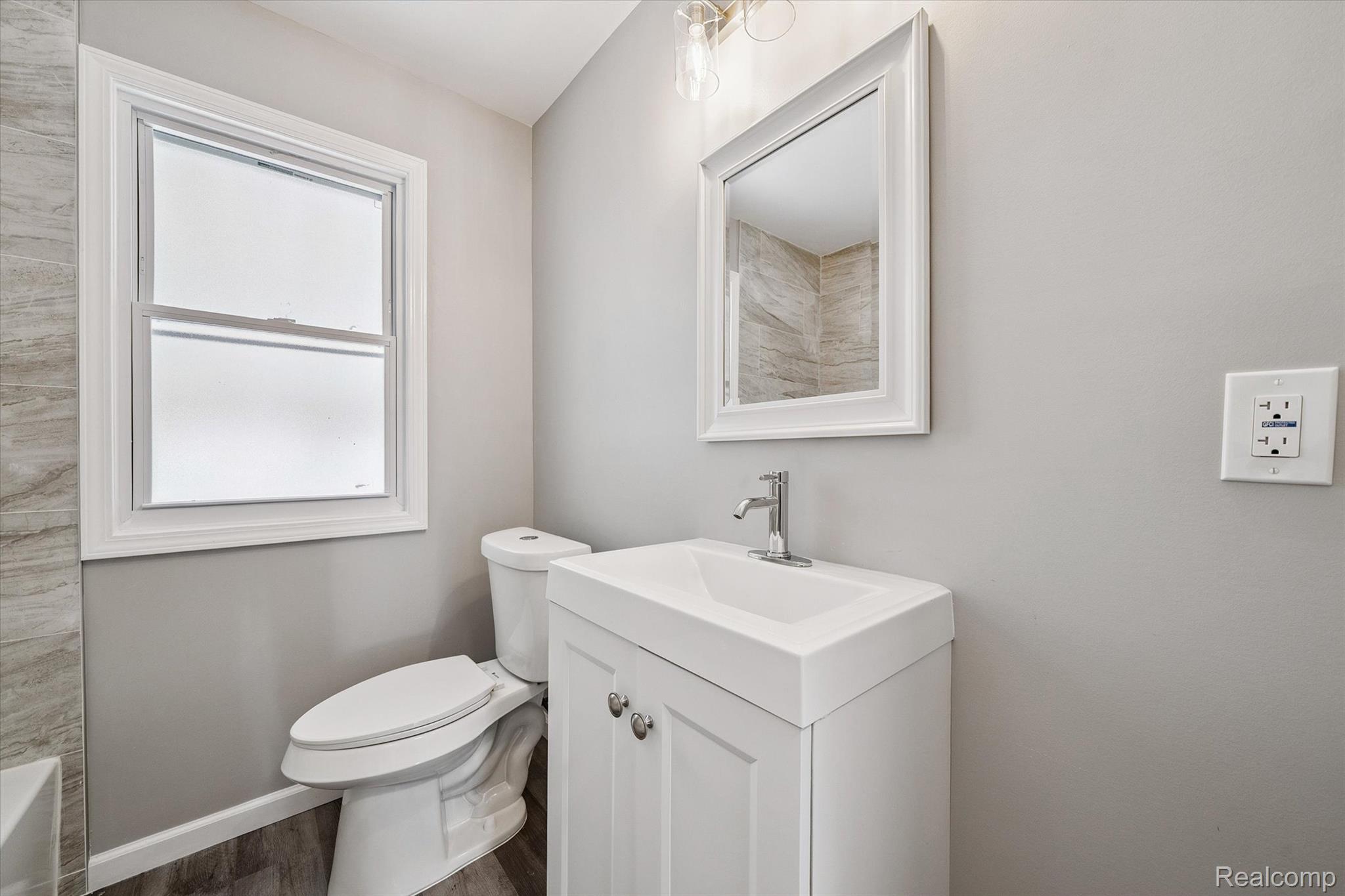 18902 Westmore Street Property Photo 19
