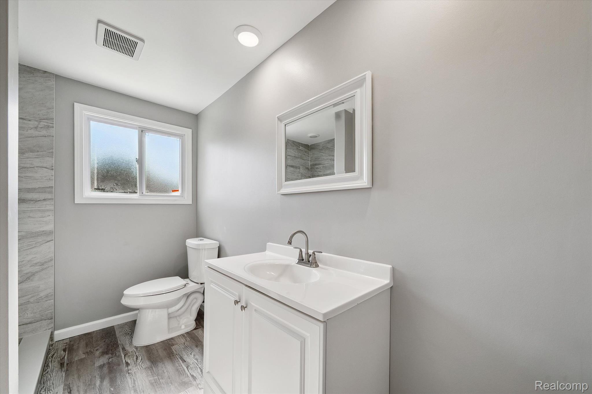 18902 Westmore Street Property Photo 22