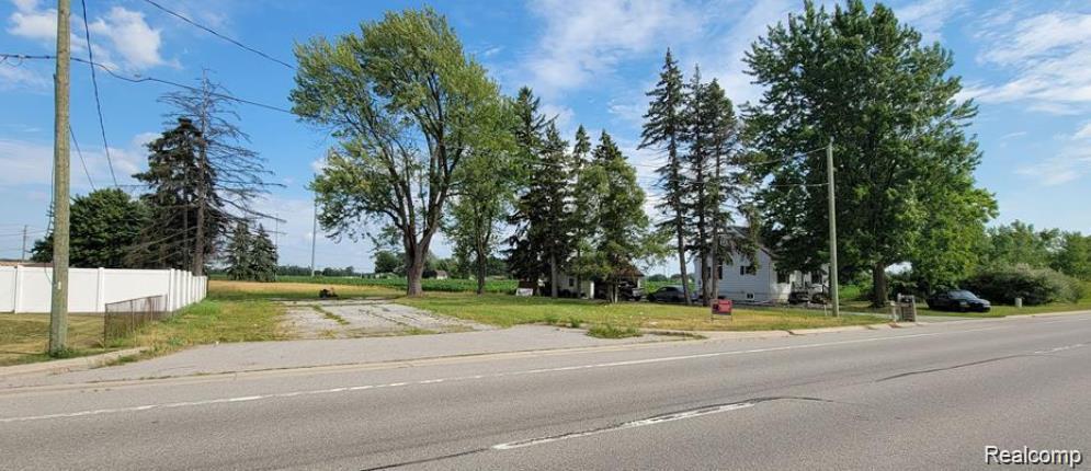 6579 Westside Saginaw Road Property Photo 1