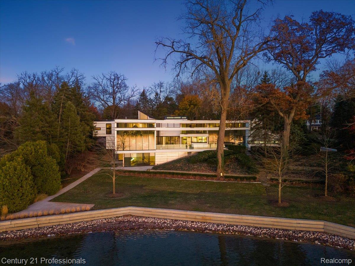 5904 Wing Lake Road Property Photo 1