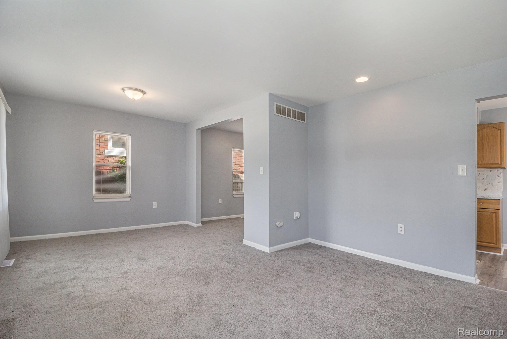 1054 E Troy Street Property Photo 3