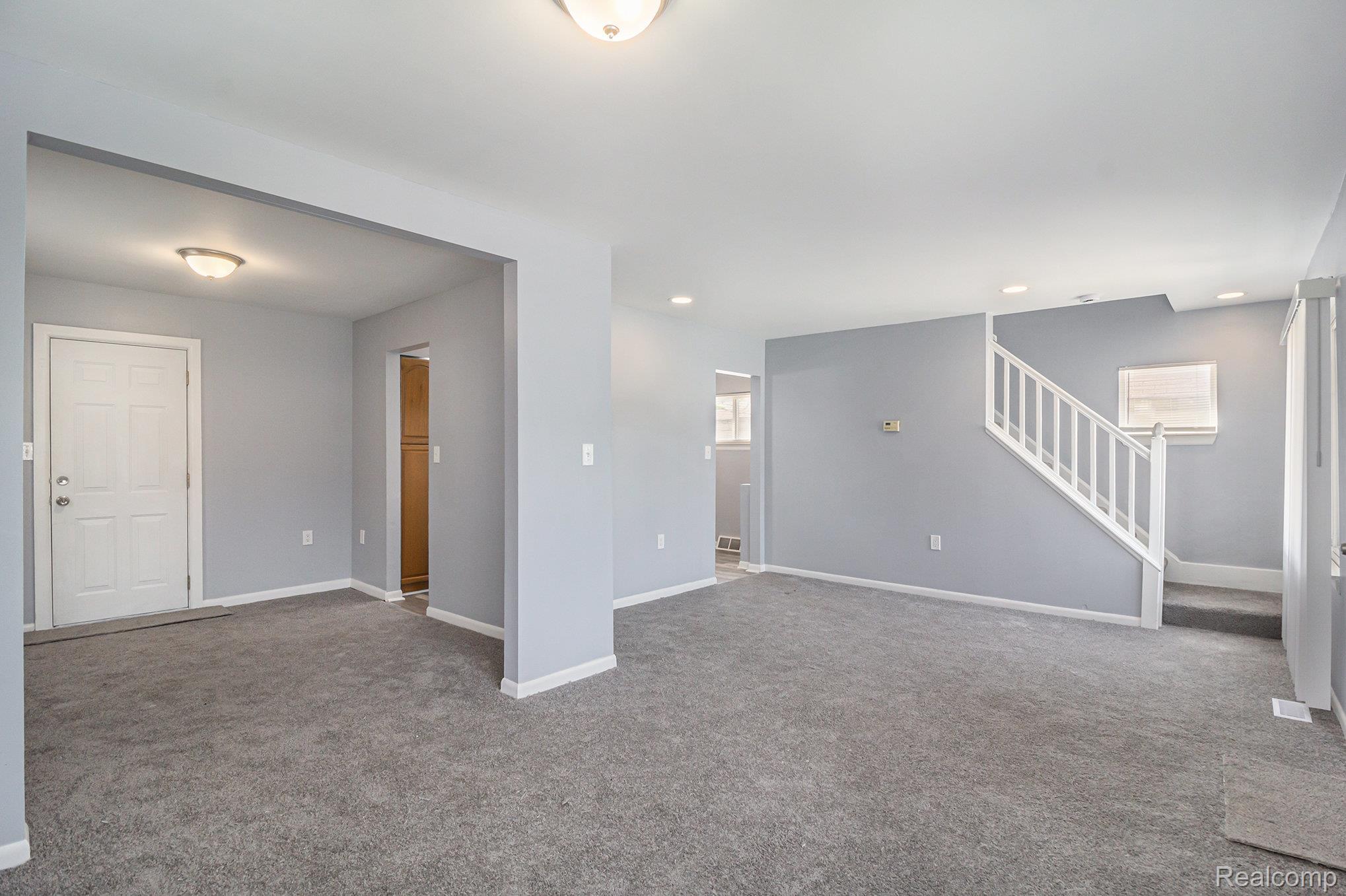 1054 E Troy Street Property Photo 5