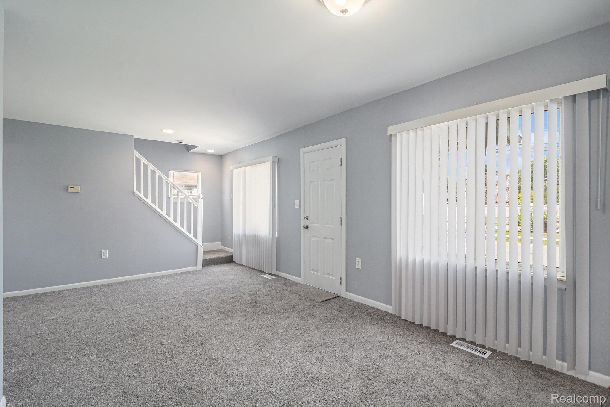 1054 E Troy Street Property Photo 6