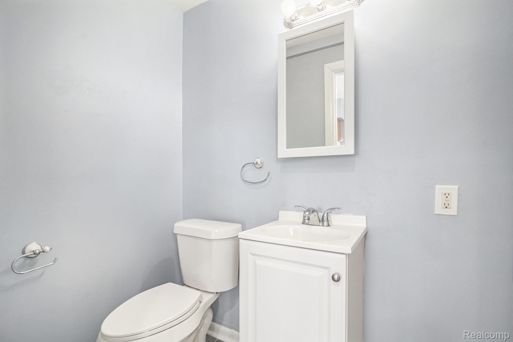 1054 E Troy Street Property Photo 13