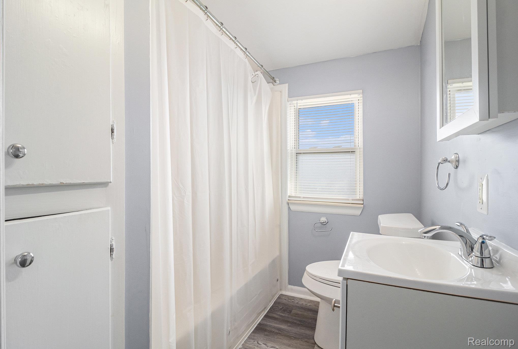 1054 E Troy Street Property Photo 17