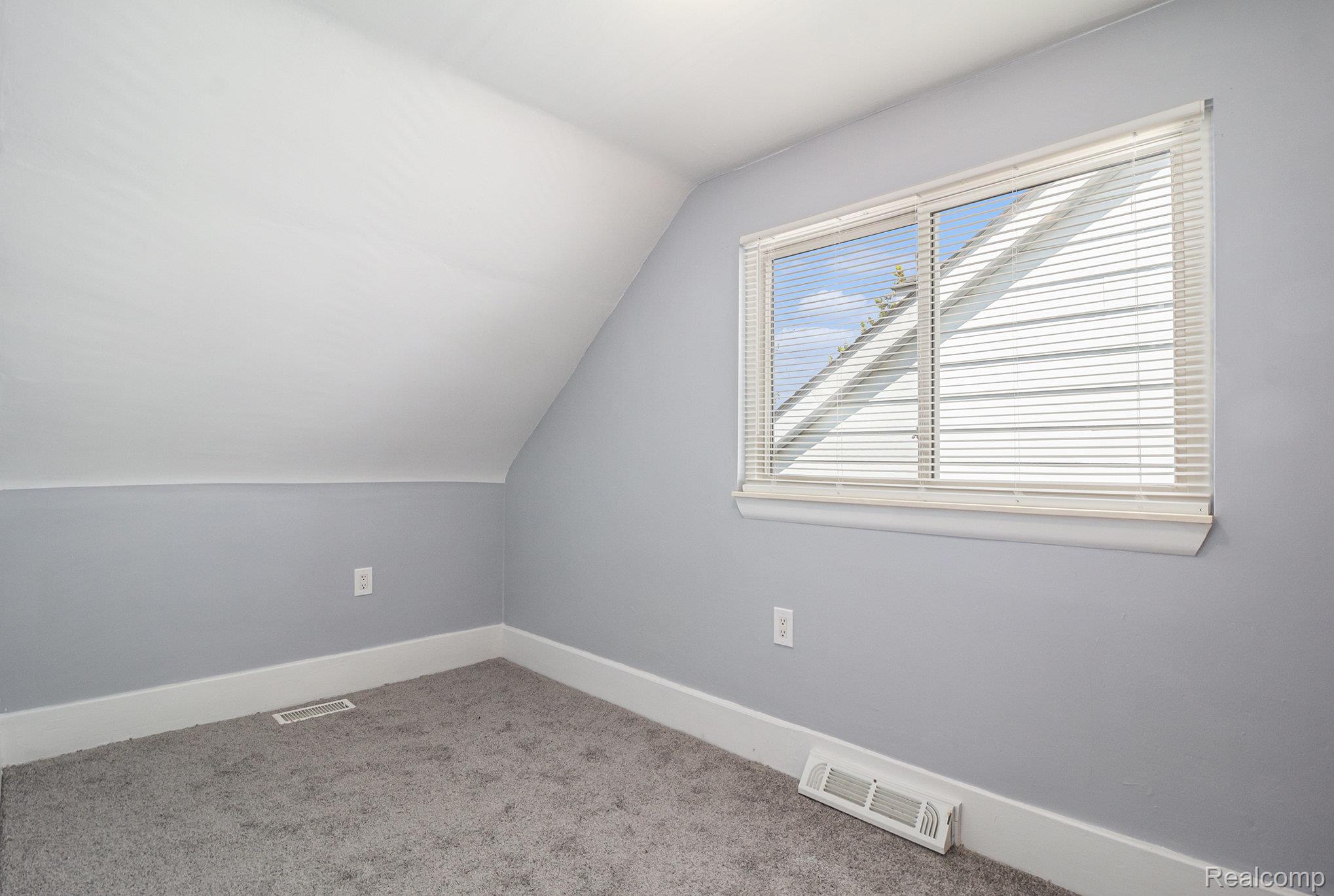 1054 E Troy Street Property Photo 18