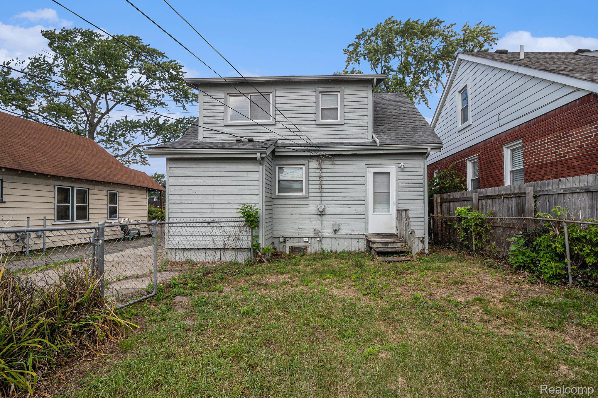 1054 E Troy Street Property Photo 25
