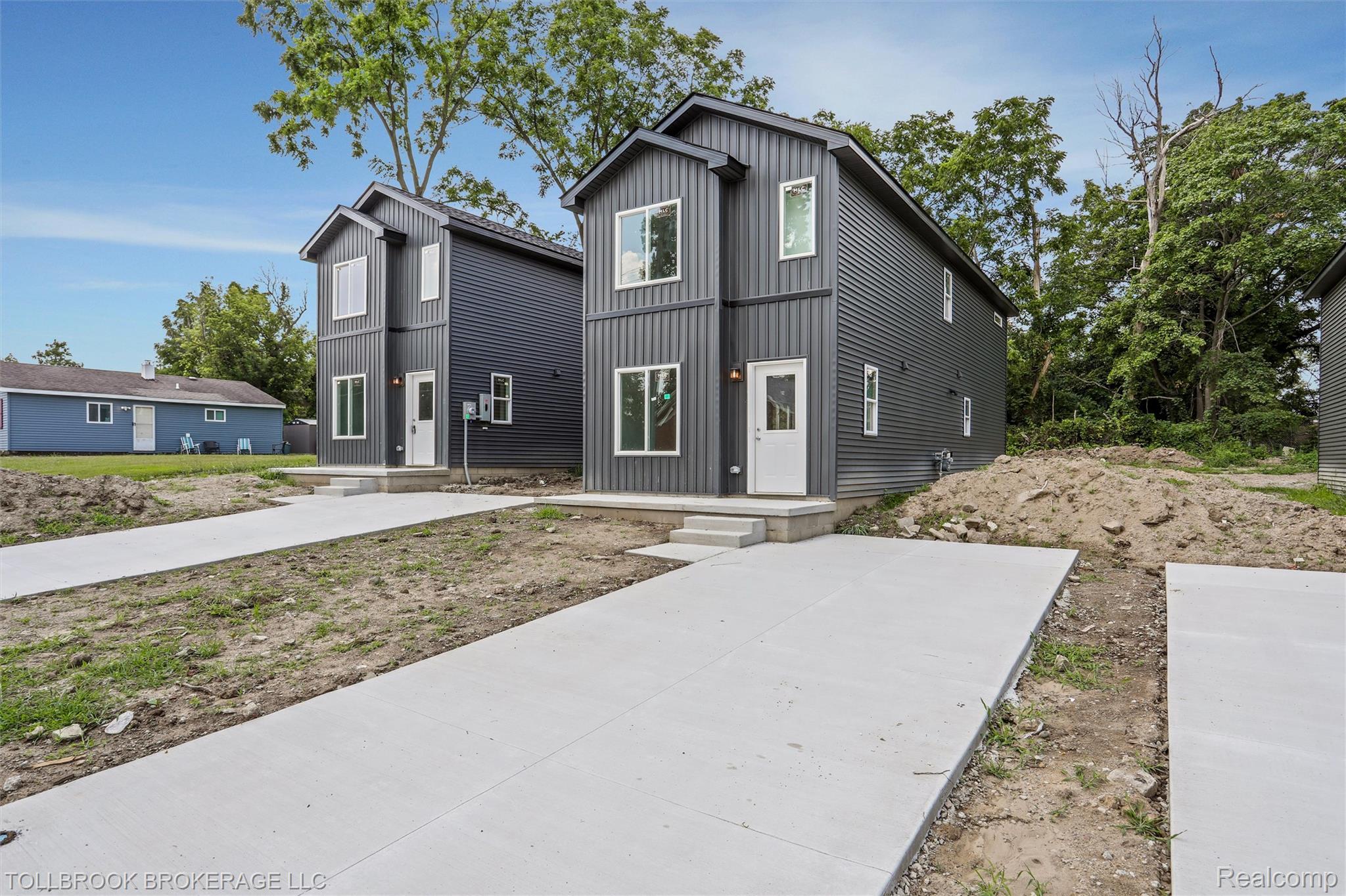 57 N. Roselawn Property Photo 6