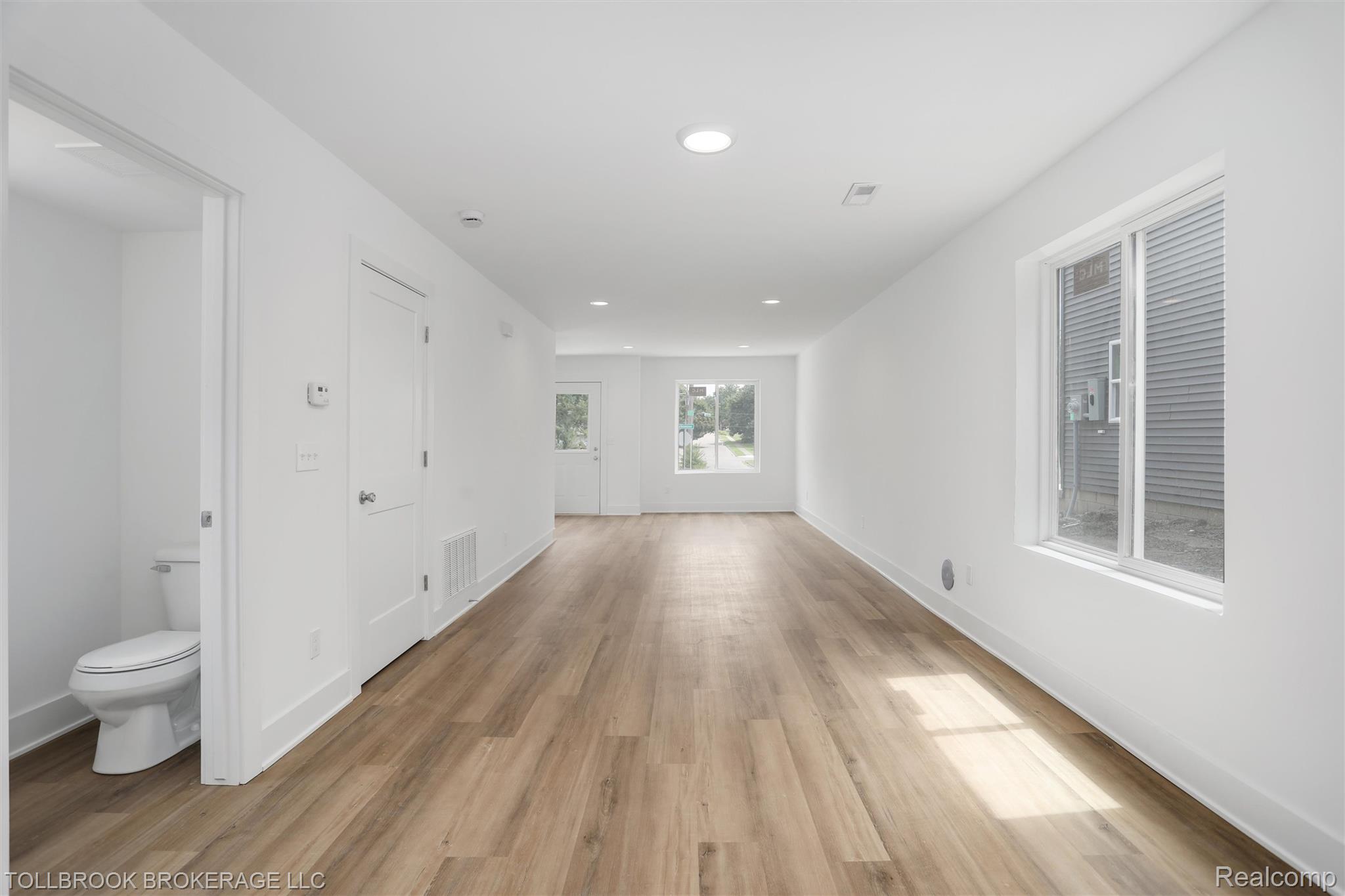 57 N. Roselawn Property Photo 12