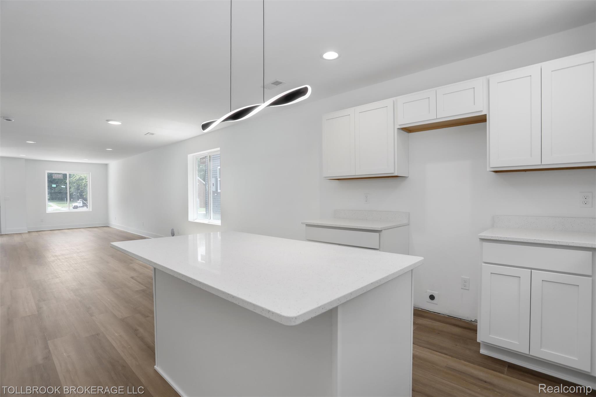 57 N. Roselawn Property Photo 16