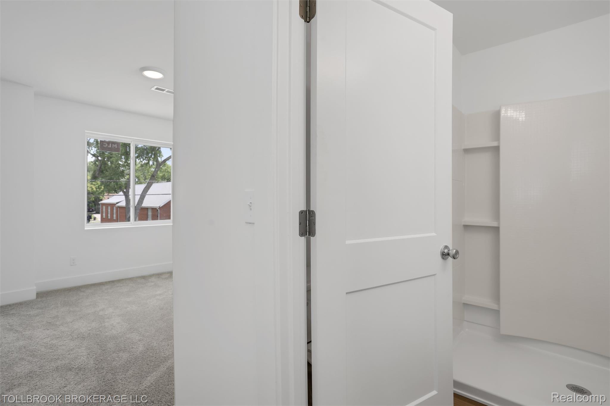57 N. Roselawn Property Photo 19