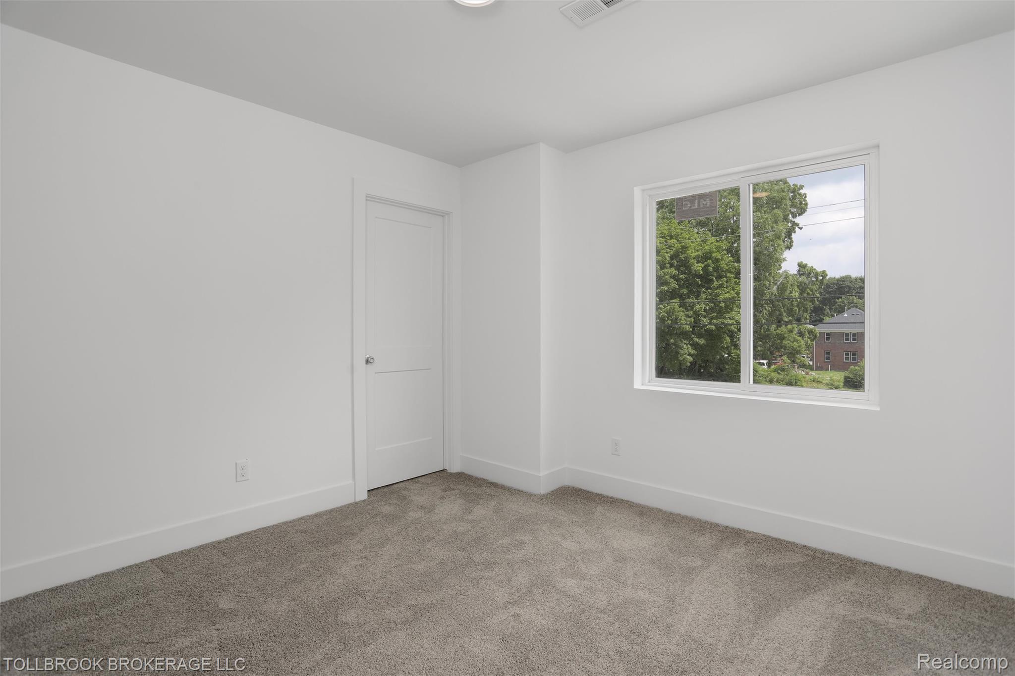 57 N. Roselawn Property Photo 20