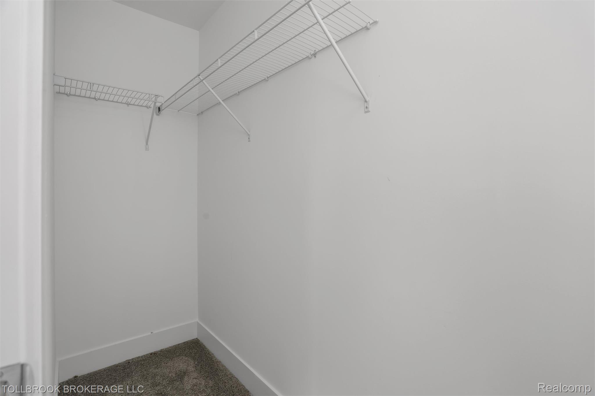 57 N. Roselawn Property Photo 21