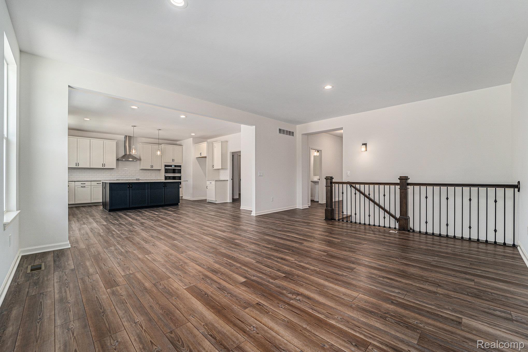 71714 Hidden River Drive Property Photo 4