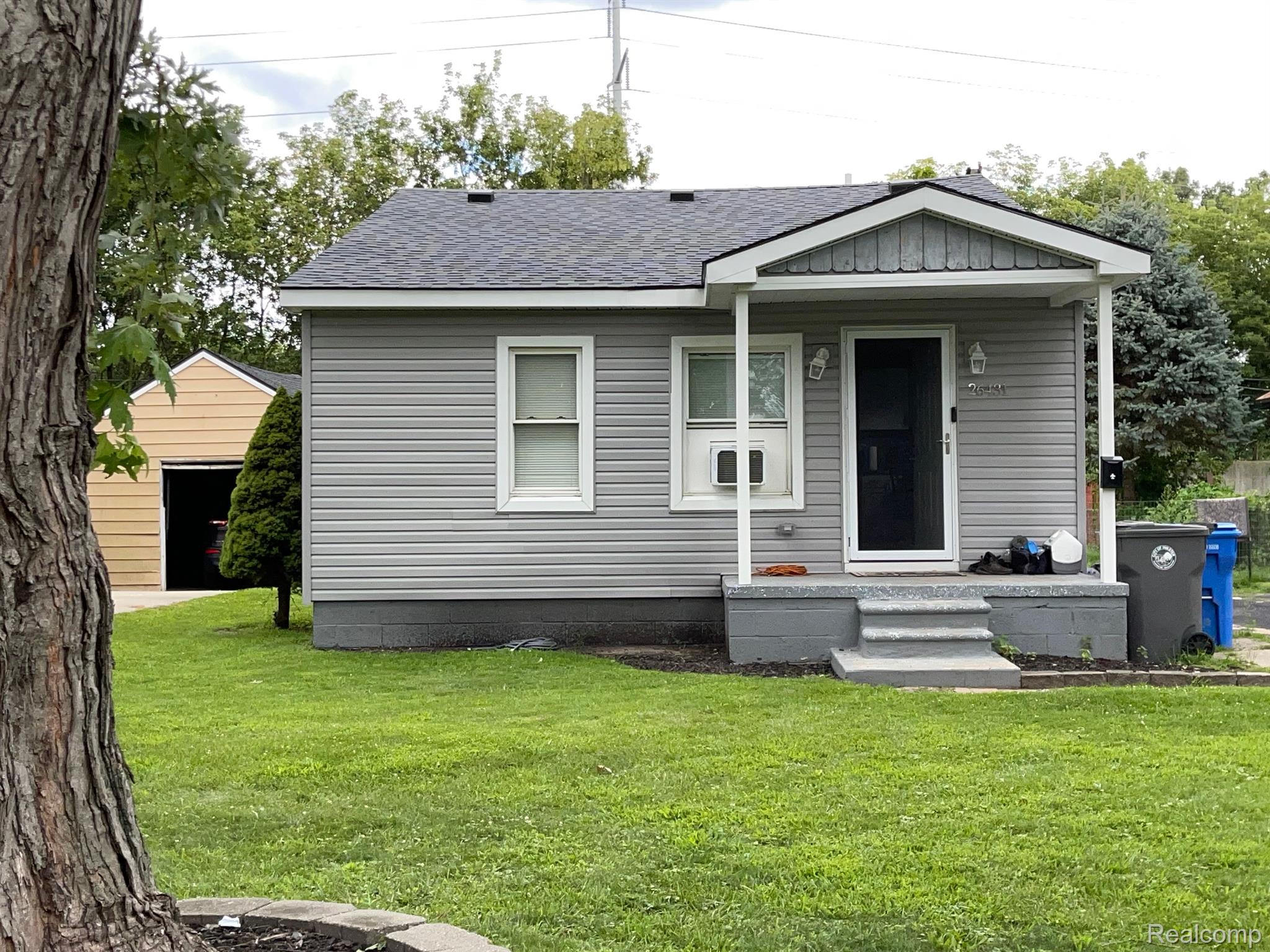 26431 TROWBRIDGE Street Property Photo 1