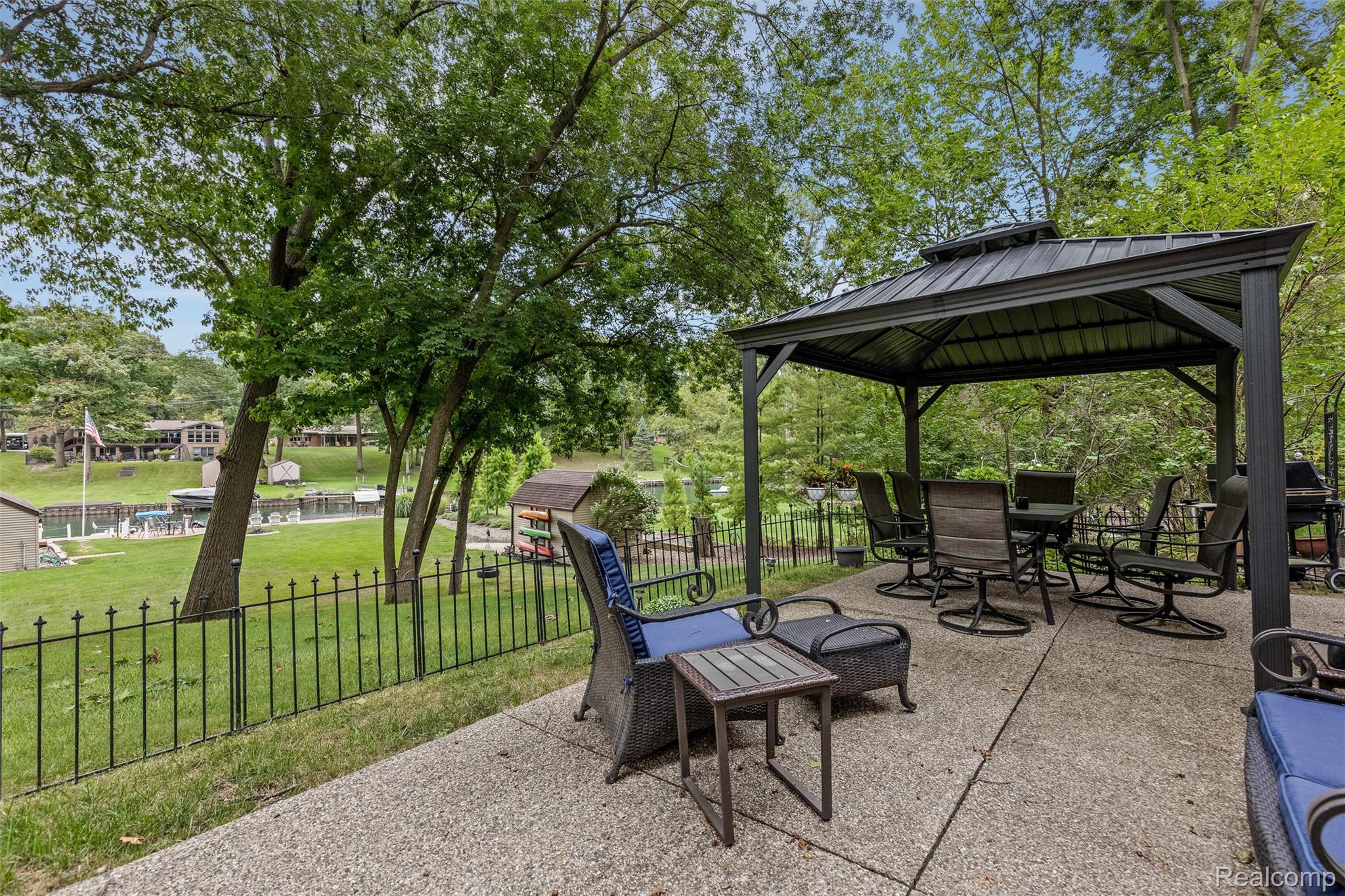 21071 Thorofare Road Property Photo 14
