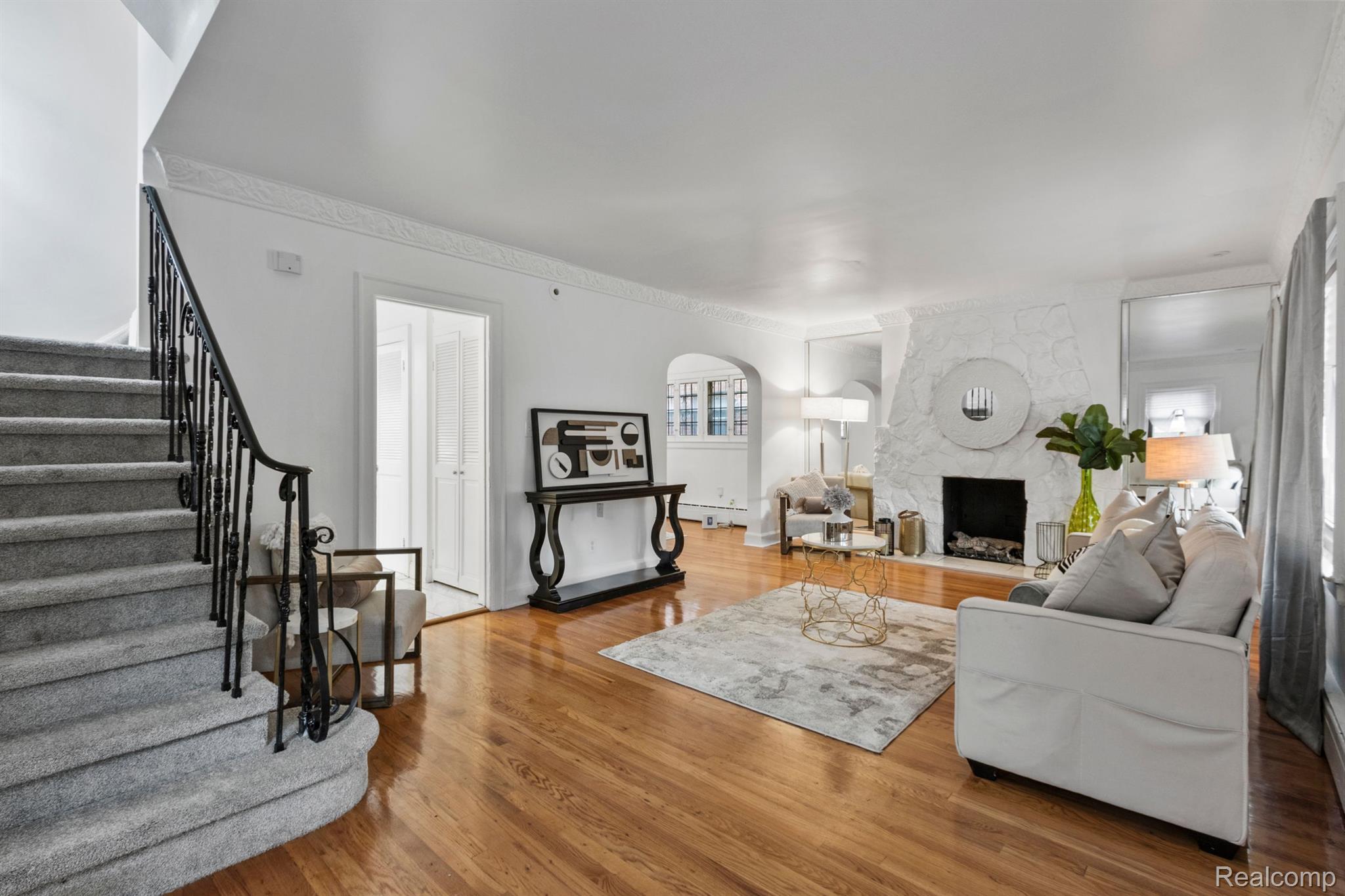 18030 Santa Barbara Drive Property Photo 6