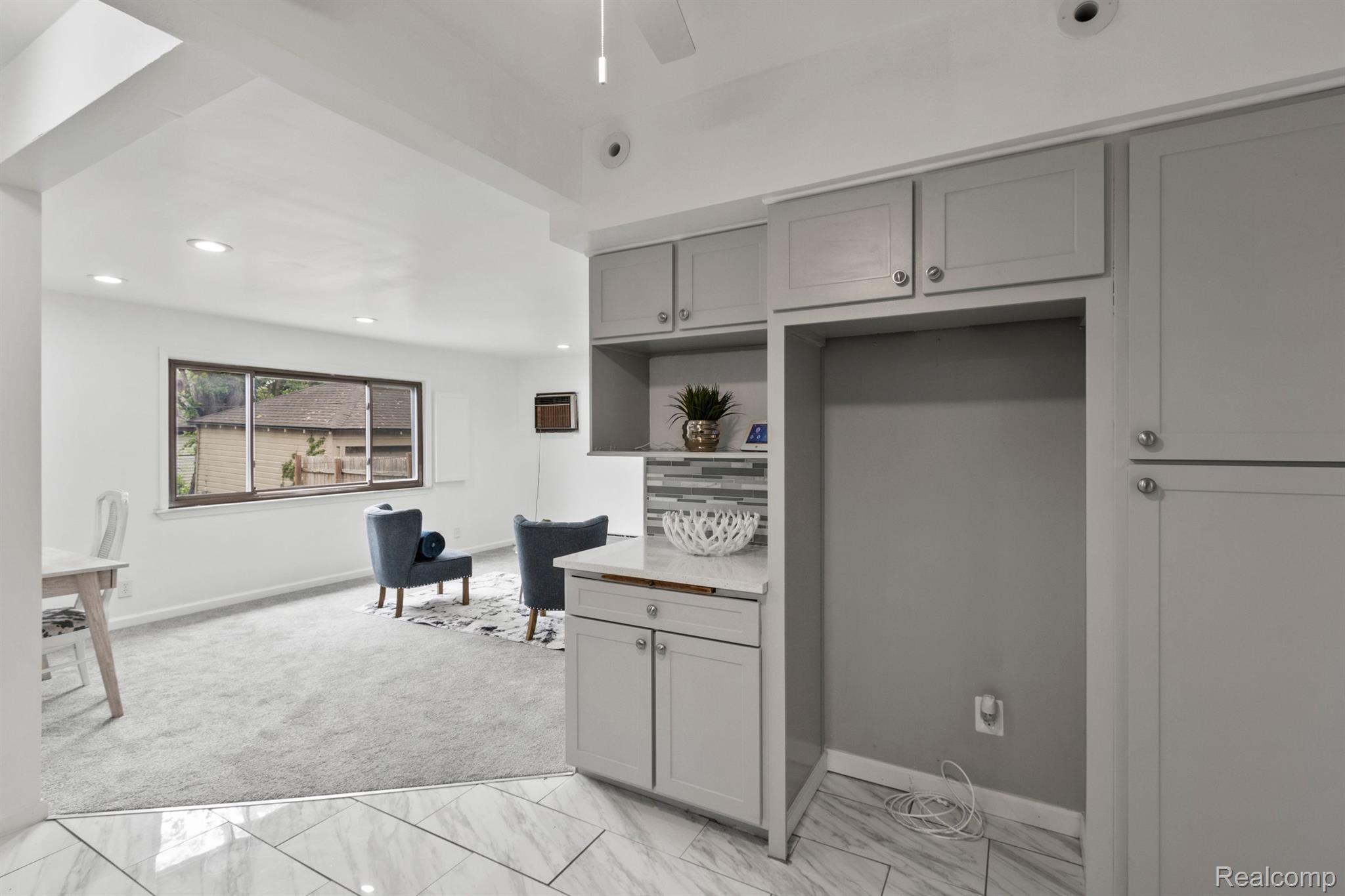 18030 Santa Barbara Drive Property Photo 15