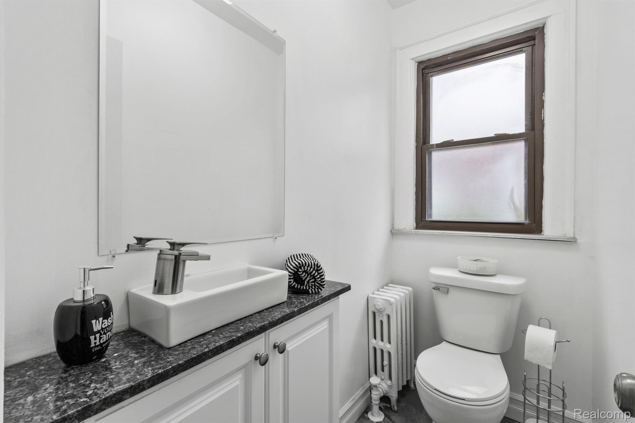 18030 Santa Barbara Drive Property Photo 16