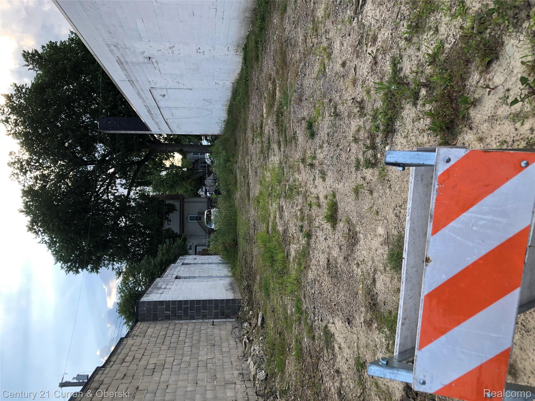 35 N Broadway Street Property Photo 2