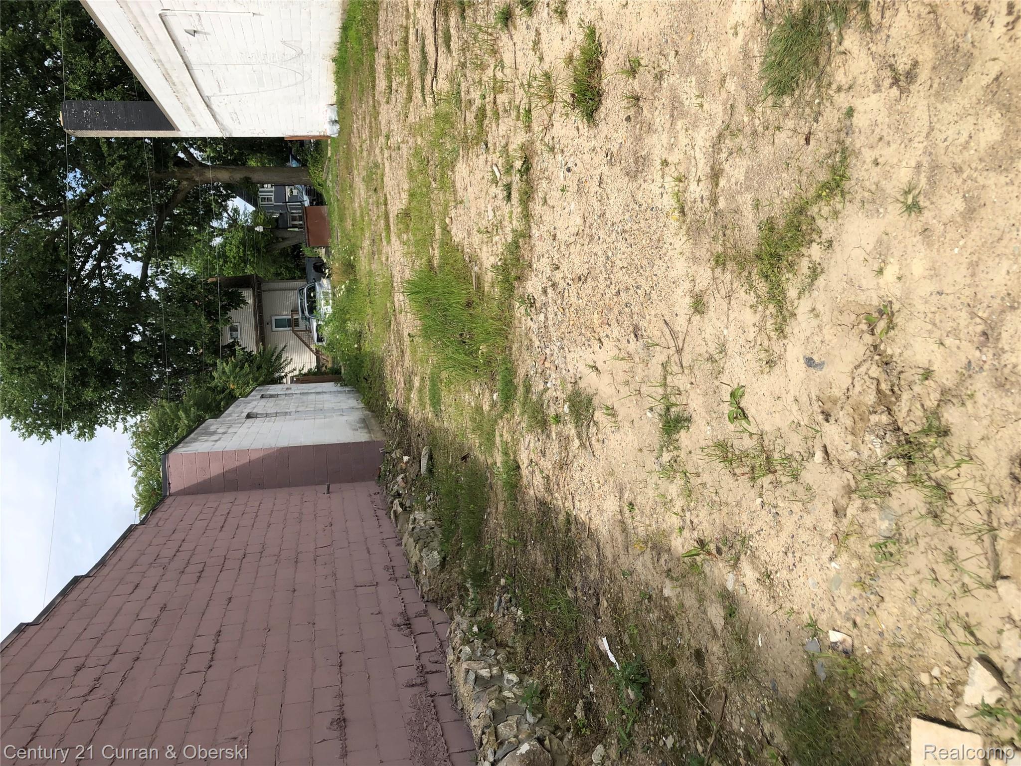 35 N Broadway Street Property Photo 3