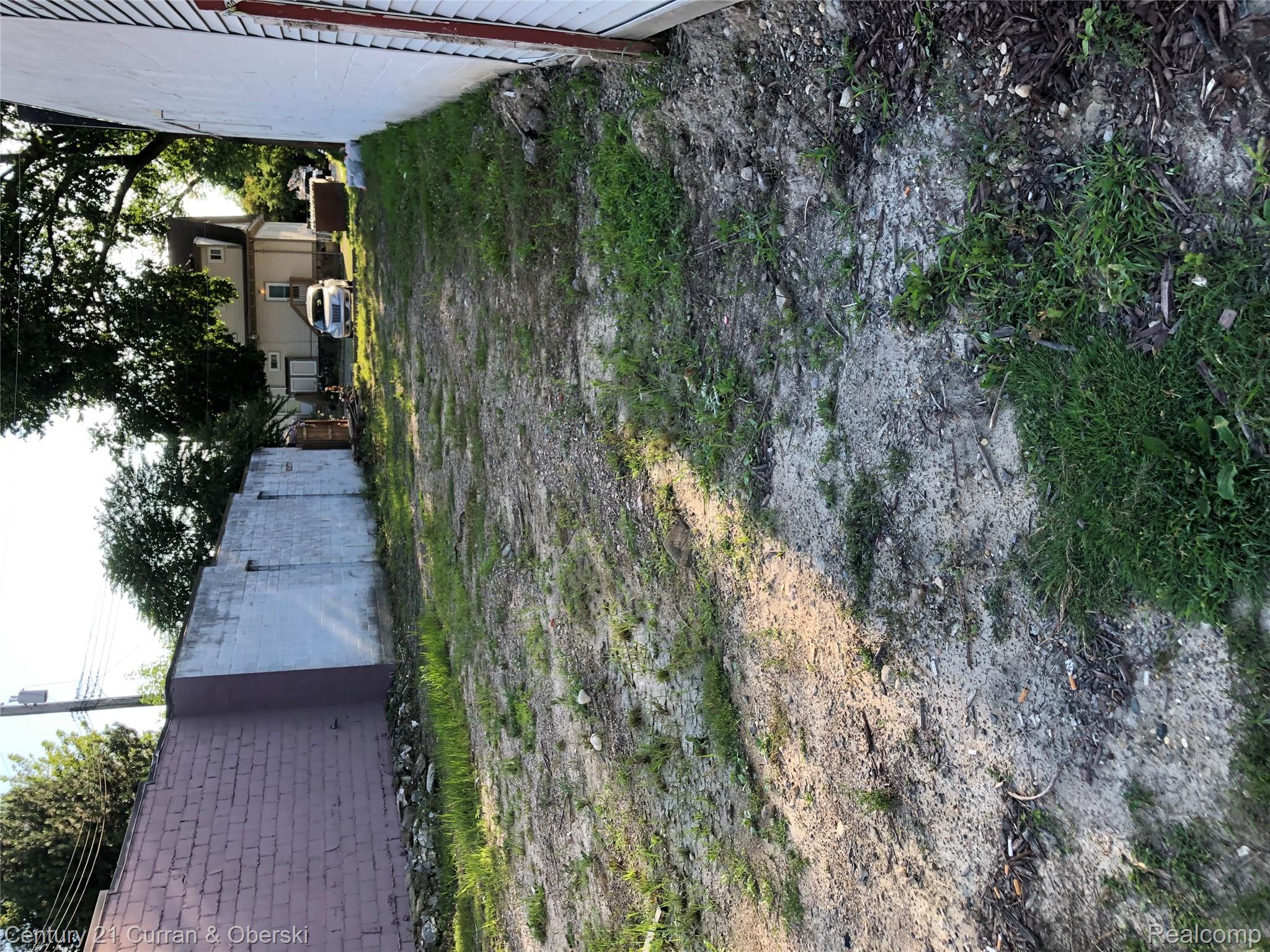 35 N Broadway Street Property Photo 4