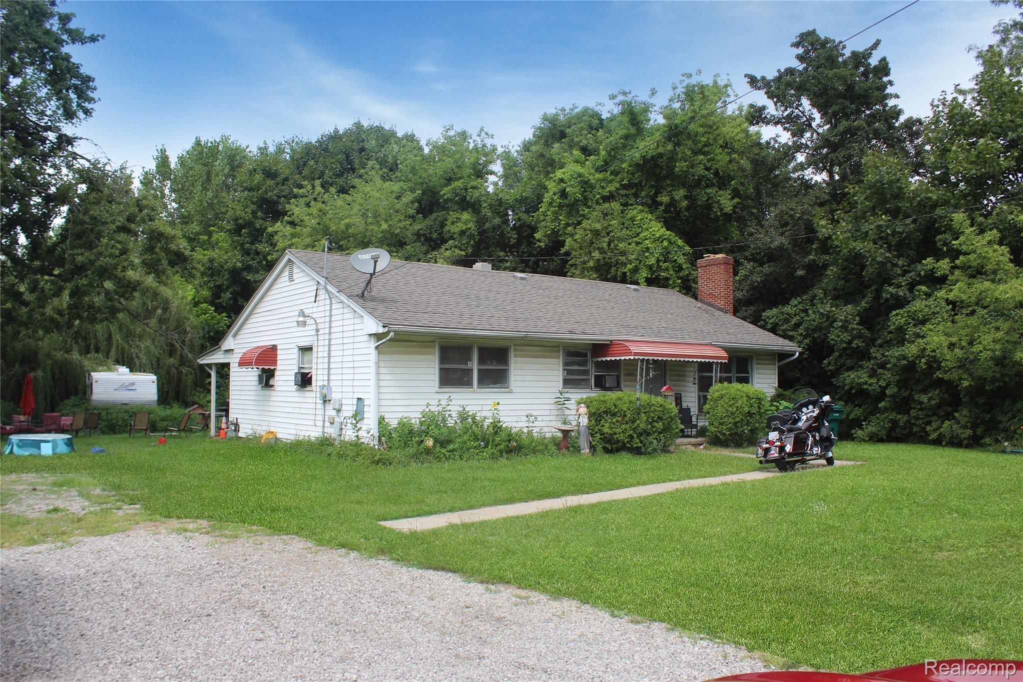 35344 Ecorse Road Property Photo 1