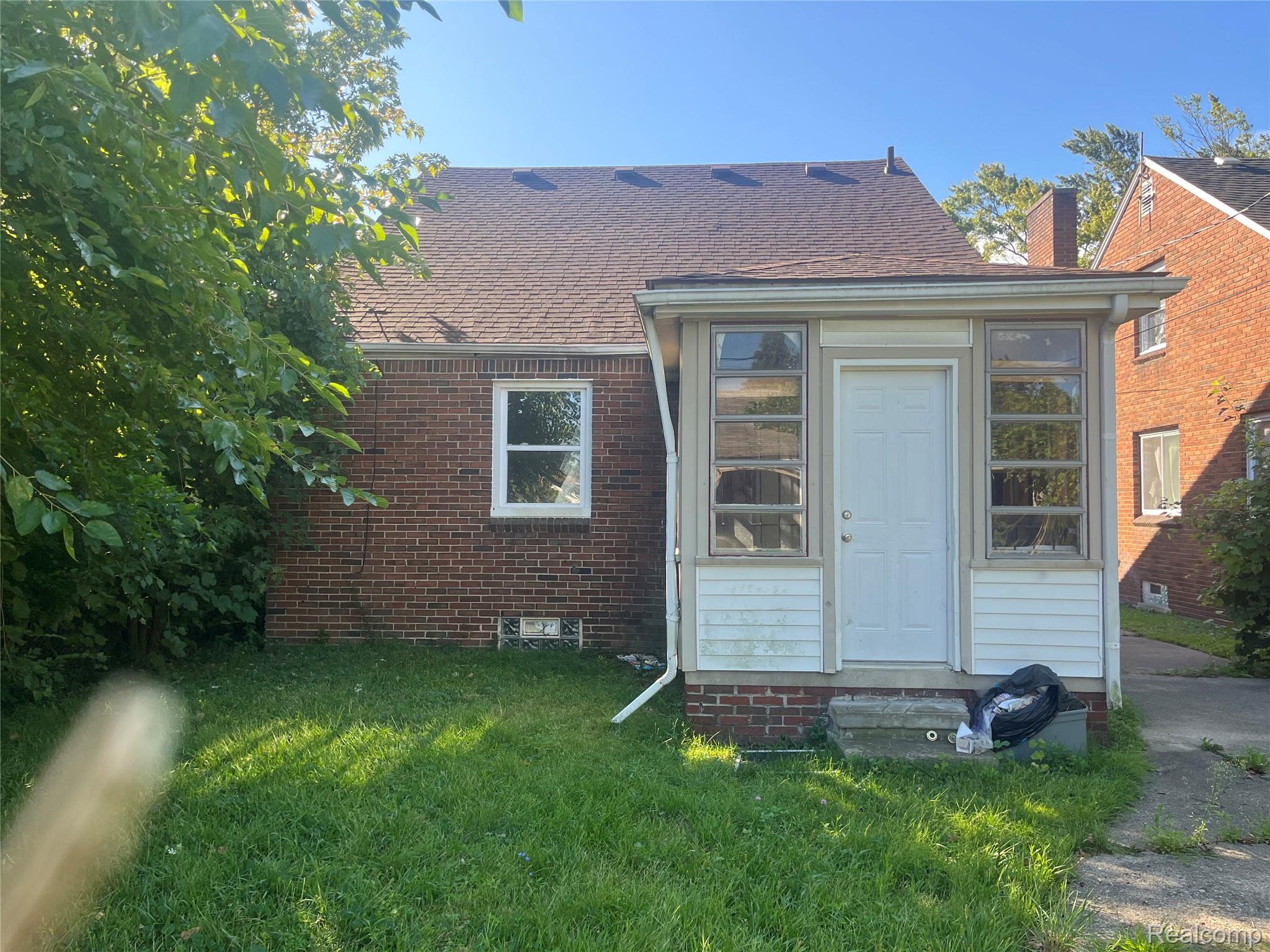 11233 Engleside Street Property Photo 3