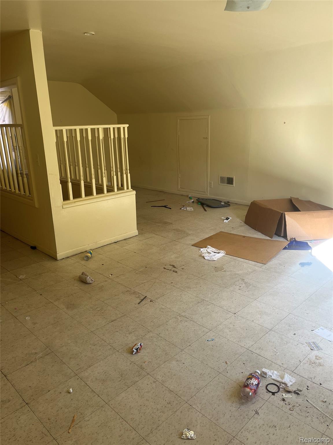 11233 Engleside Street Property Photo 9