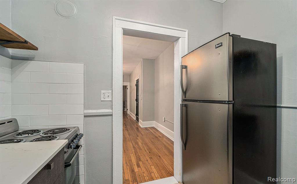 1533 Ash Street 102 Property Photo 6