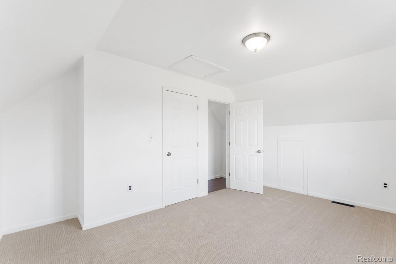 9720 E Kellyville Road Property Photo 29