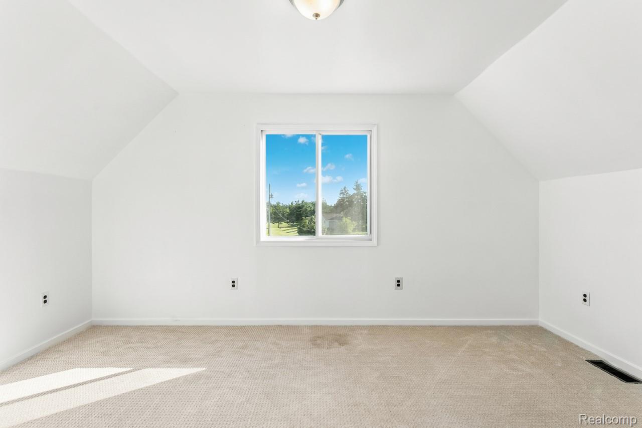 9720 E Kellyville Road Property Photo 30