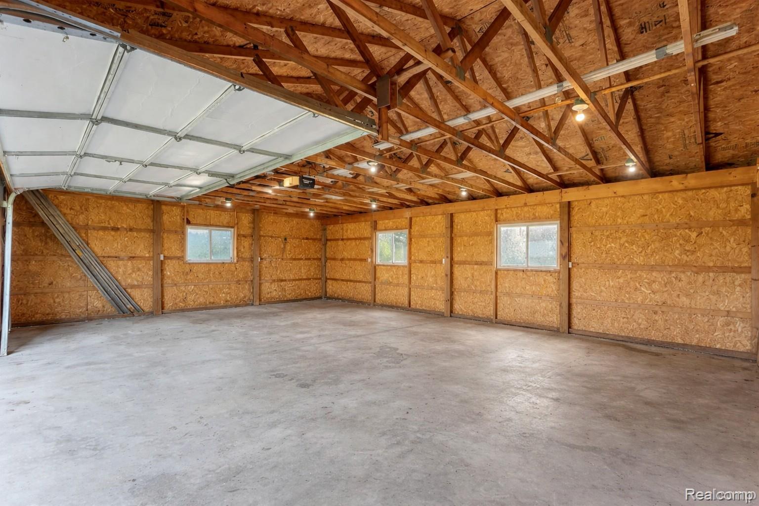 9720 E Kellyville Road Property Photo 33