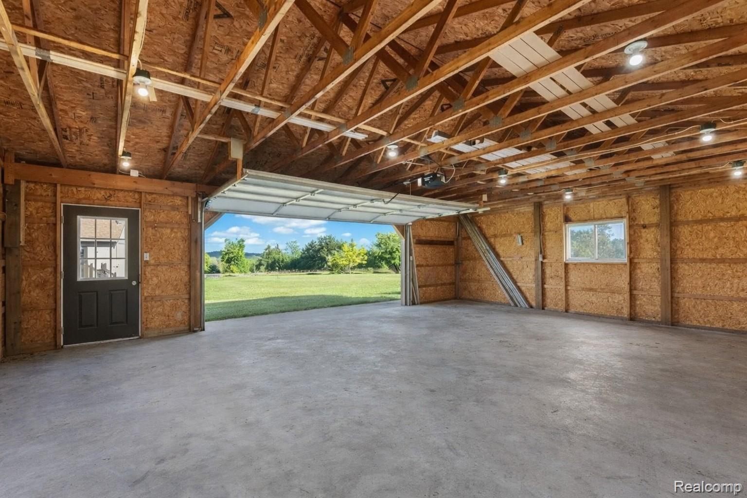 9720 E Kellyville Road Property Photo 34