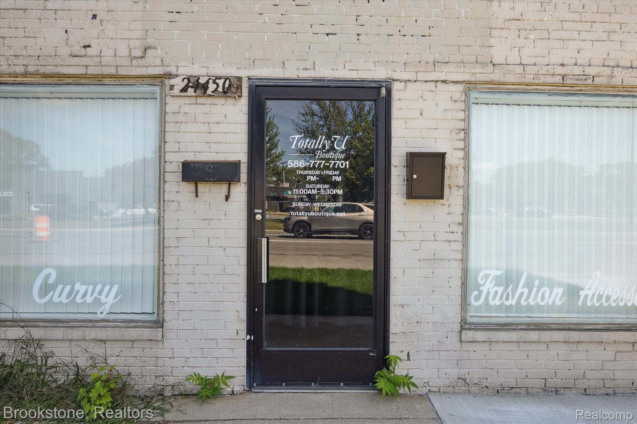 24450 Gratiot Avenue Property Photo 4