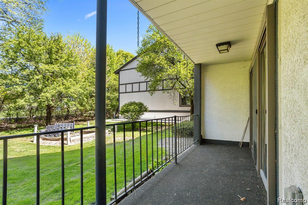 42160 Woodward Avenue Avenue 8 Property Photo 7
