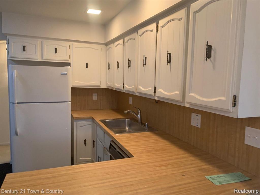 42160 Woodward Avenue Avenue 8 Property Photo 8