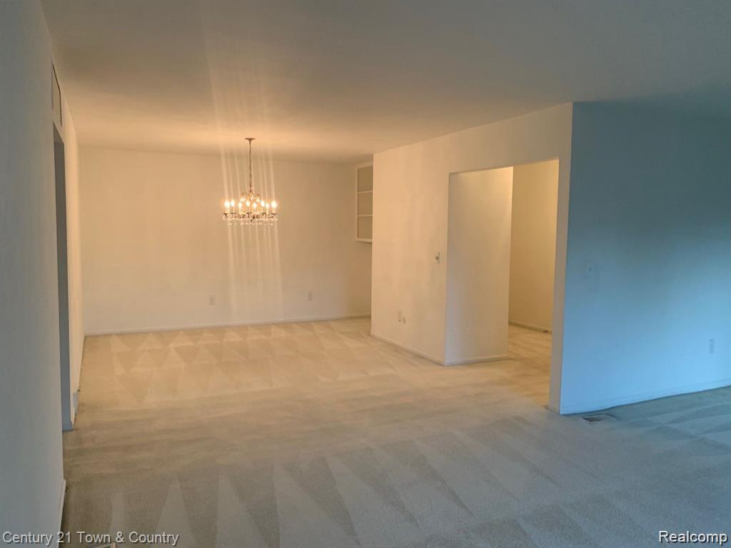 42160 Woodward Avenue Avenue 8 Property Photo 23