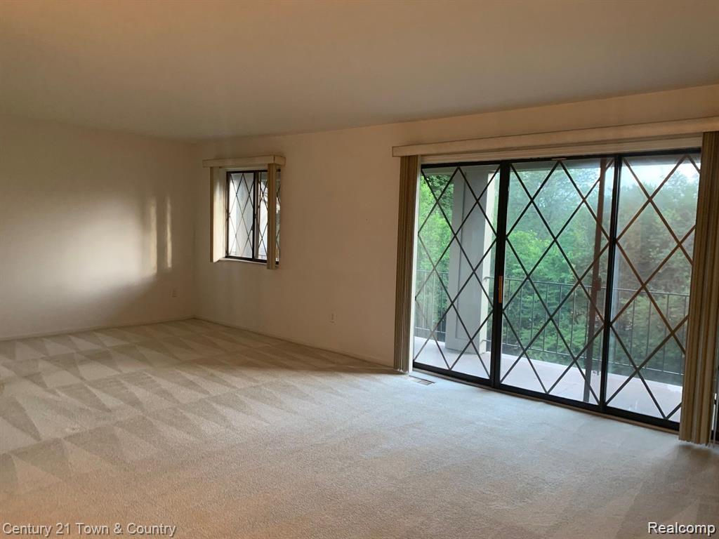 42160 Woodward Avenue Avenue 8 Property Photo 29