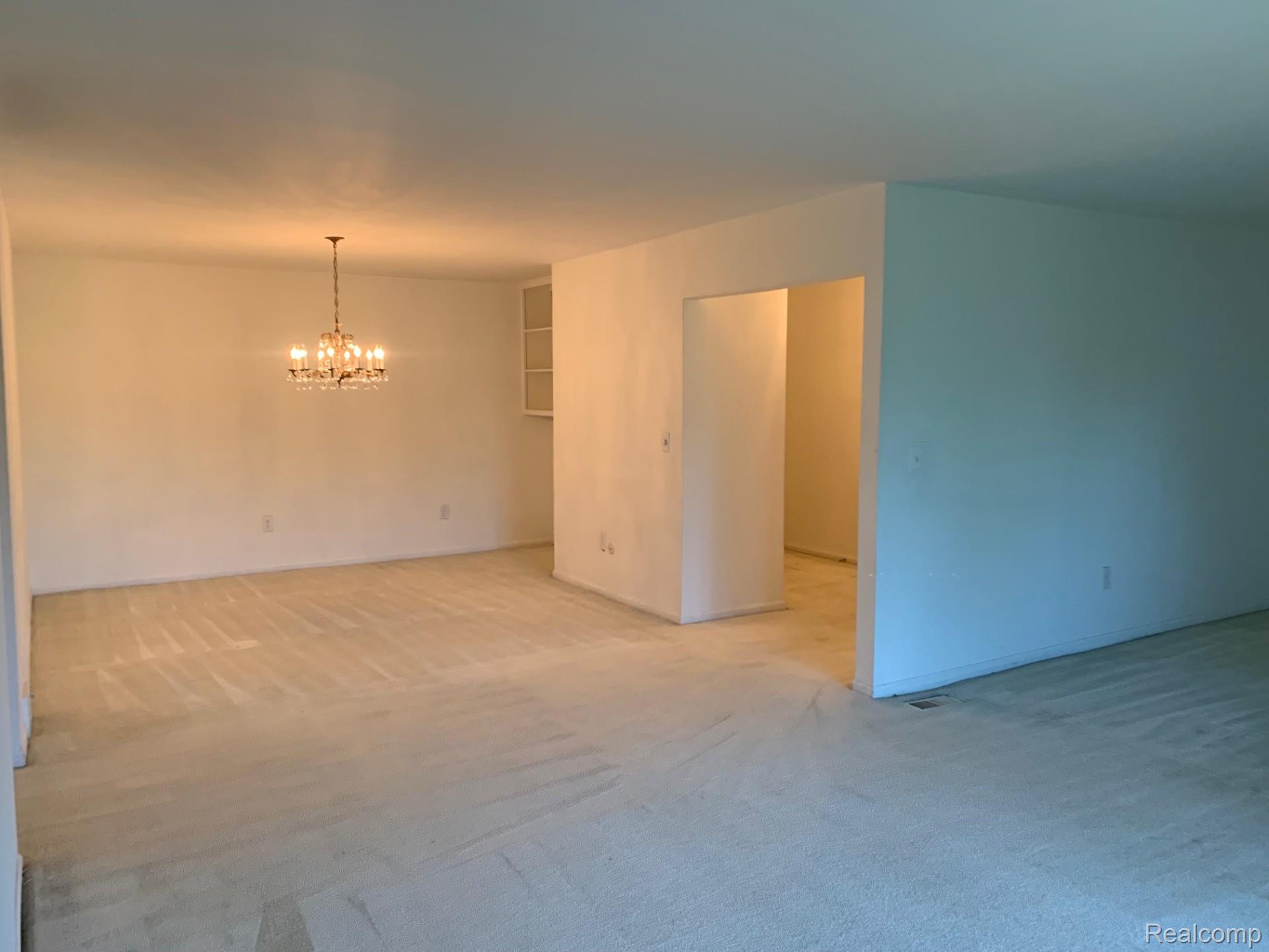 42160 Woodward Avenue Avenue 8 Property Photo 32