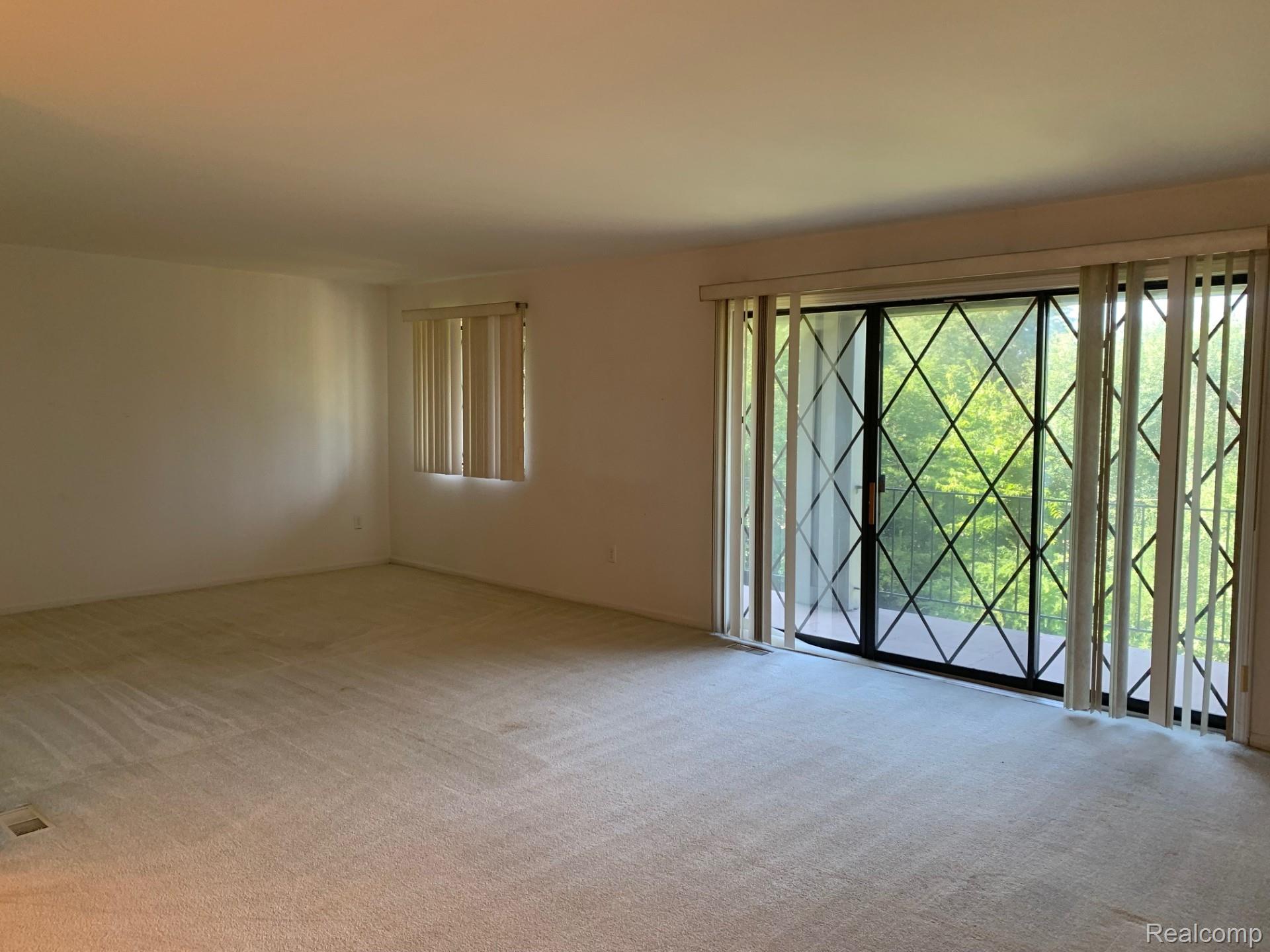 42160 Woodward Avenue Avenue 8 Property Photo 34