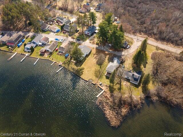 5031 Pine Drive Property Photo 2