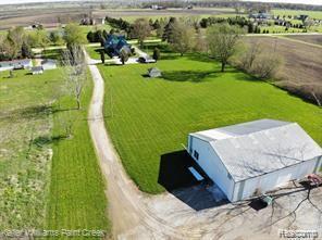 16135 Petz Road Property Photo 6