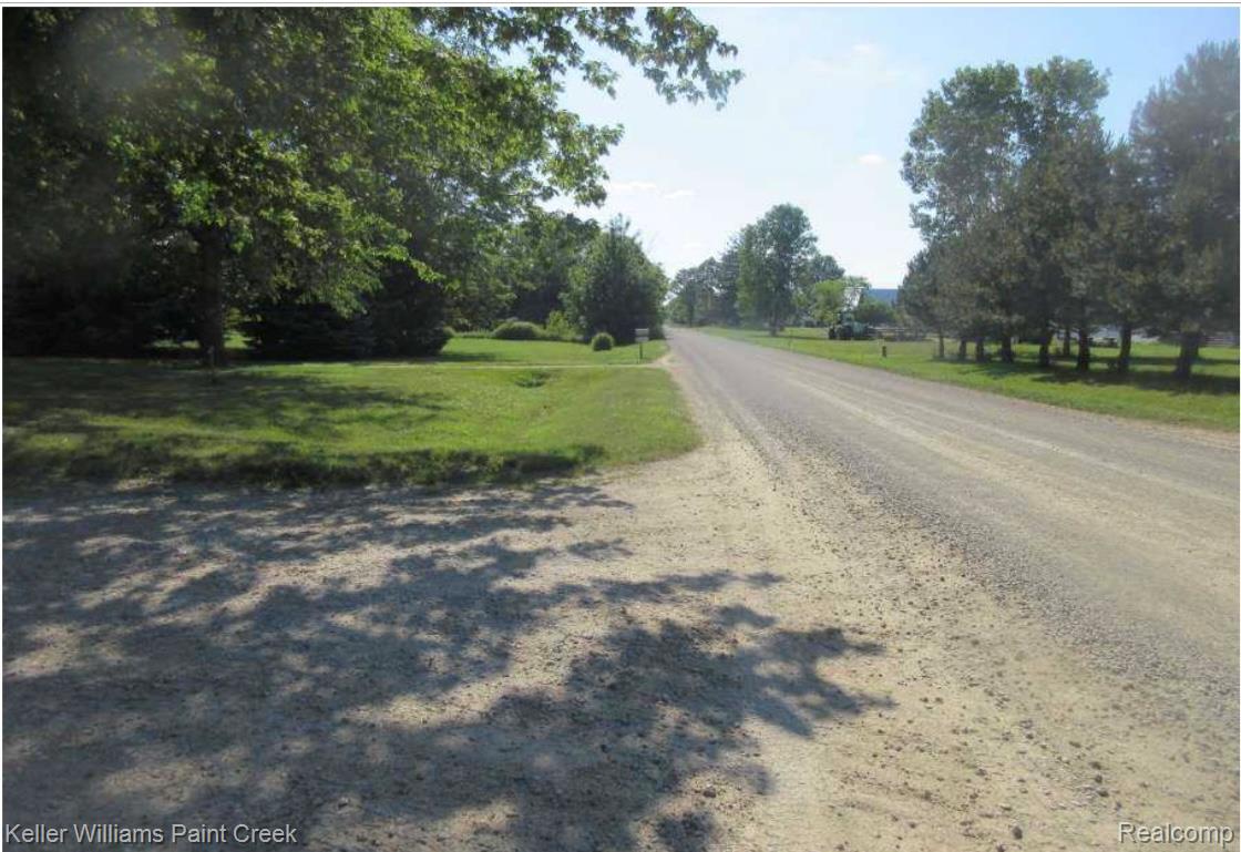 16135 Petz Road Property Photo 7