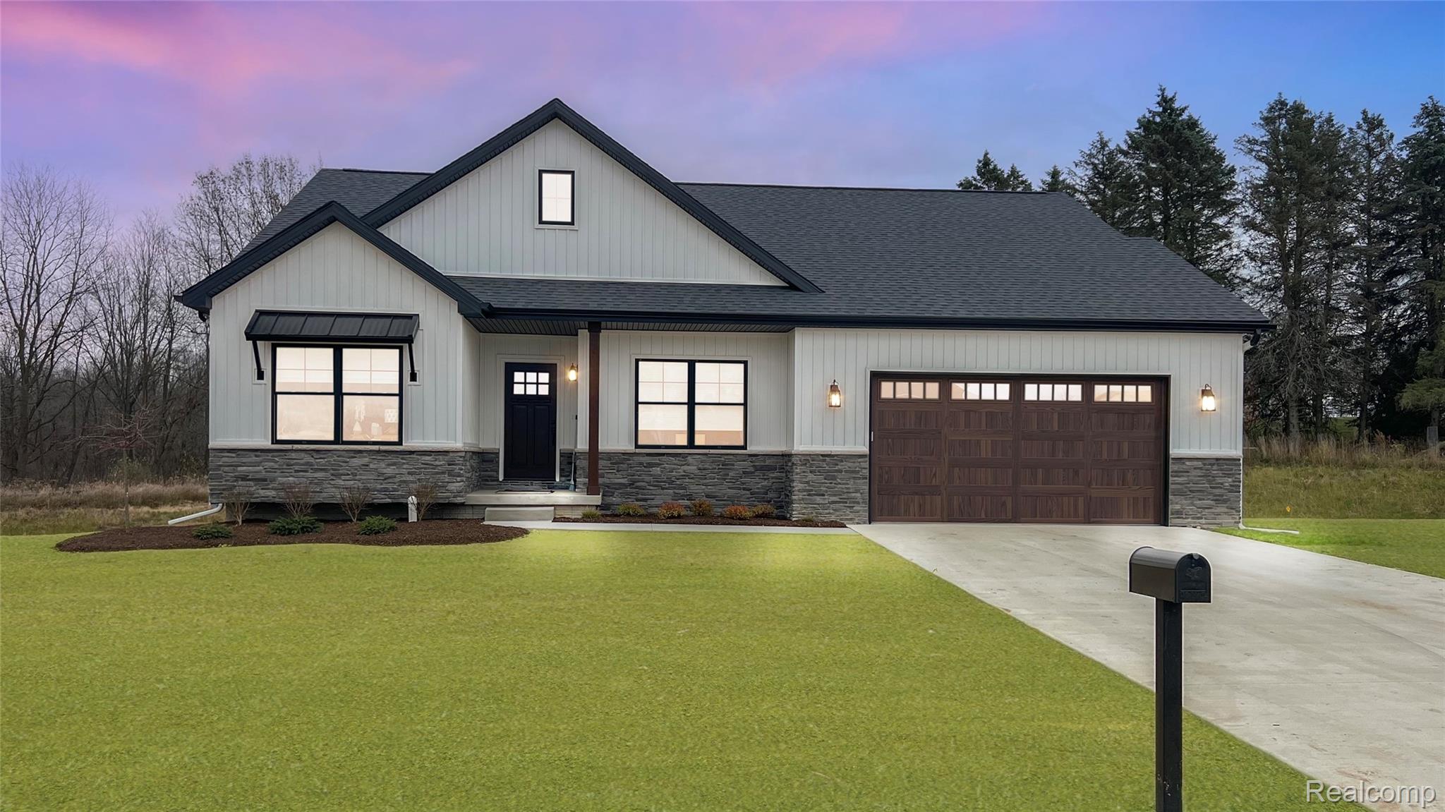 12945 Ivy Lane Property Photo 1