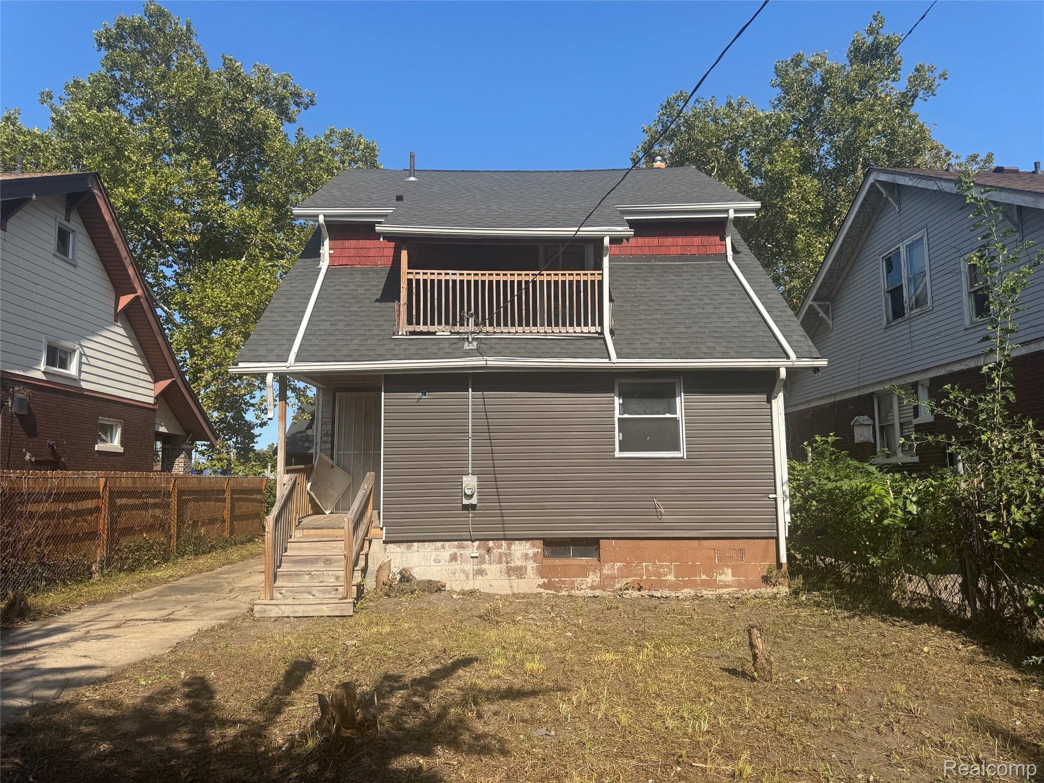 993 Algonquin Street Property Photo 3