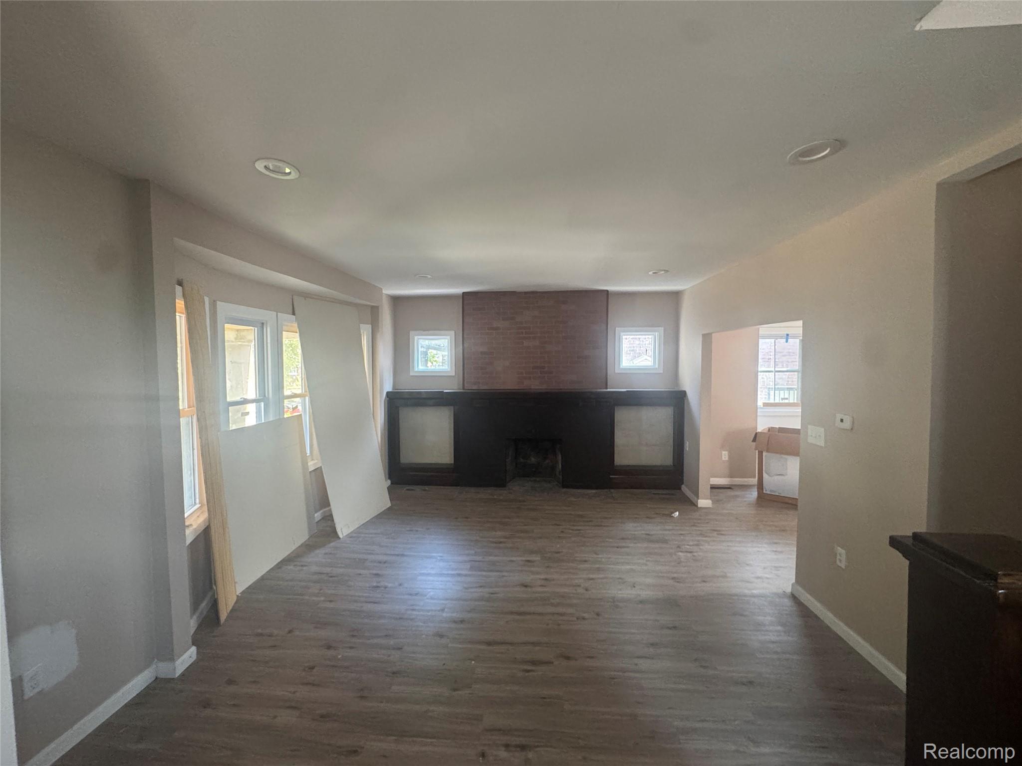 993 Algonquin Street Property Photo 6