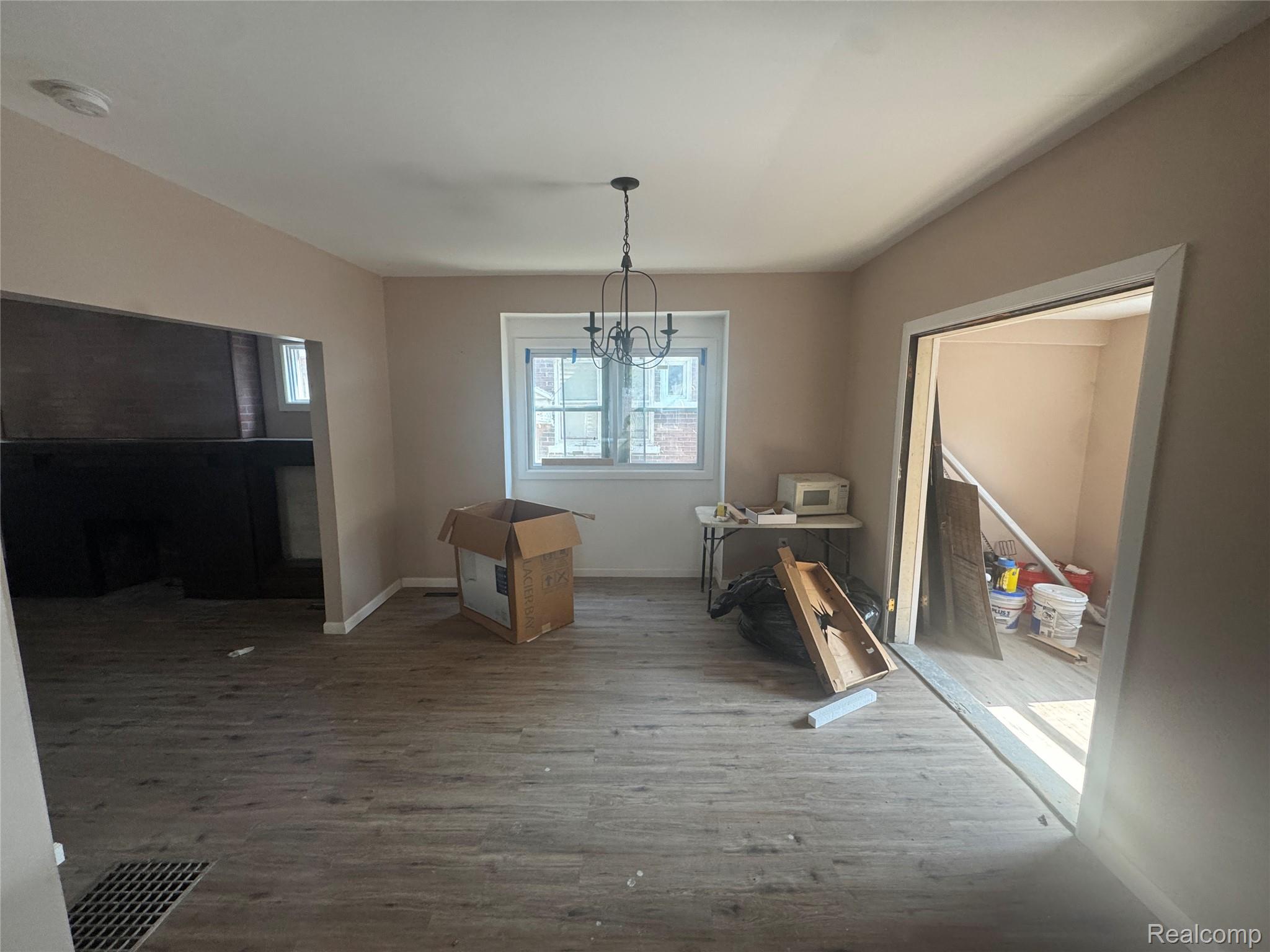 993 Algonquin Street Property Photo 9